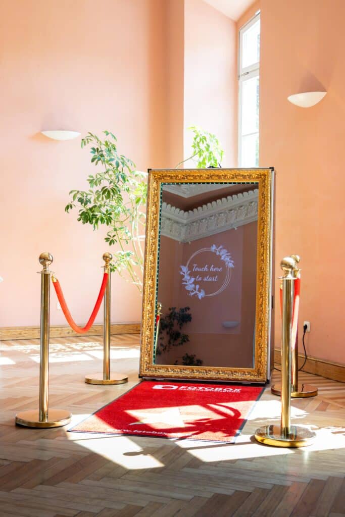 Unvergessliche Momente mit Magic Mirror im Goldrahmen