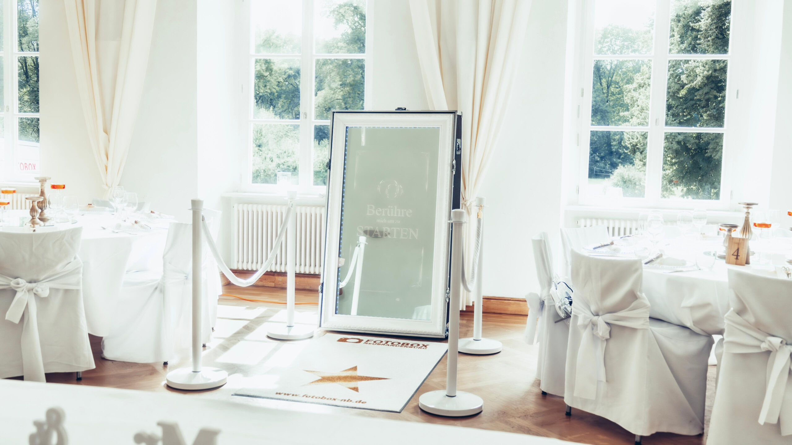 Luxus-Fotospiegel für Ihre Hochzeit – Rahmen in Silber, Weiß, Gold-Barock oder mit Blumen