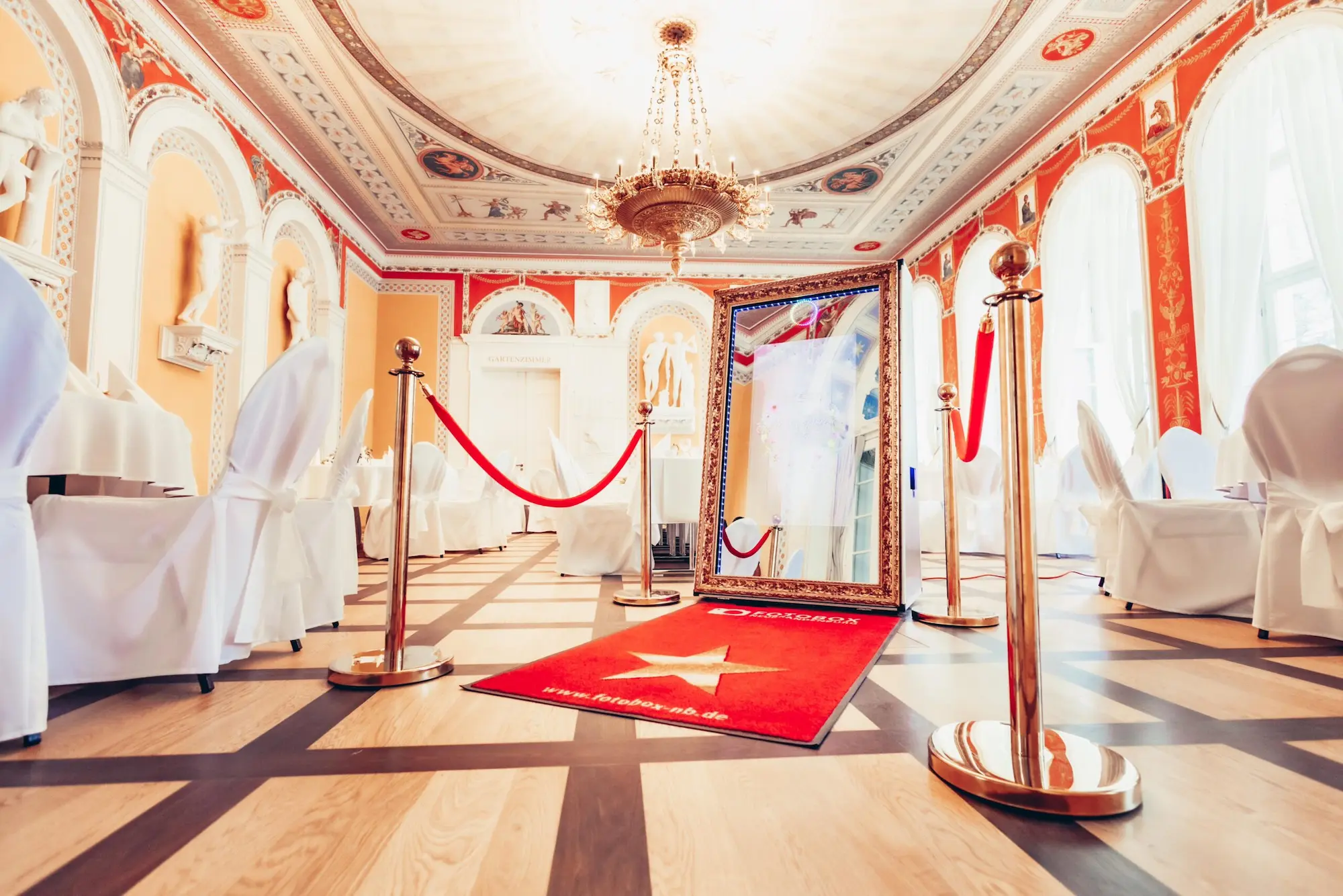 Fotospiegel-Neustrelitz-Orangerie-mieten-scaled