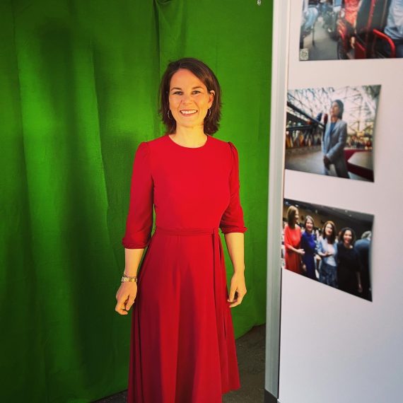 Fotobox Pressefest Fotospiegel beim Pressefest des Auswärtigen Amts in Berlin mit Annalena Baerbock | Fotobox-NB