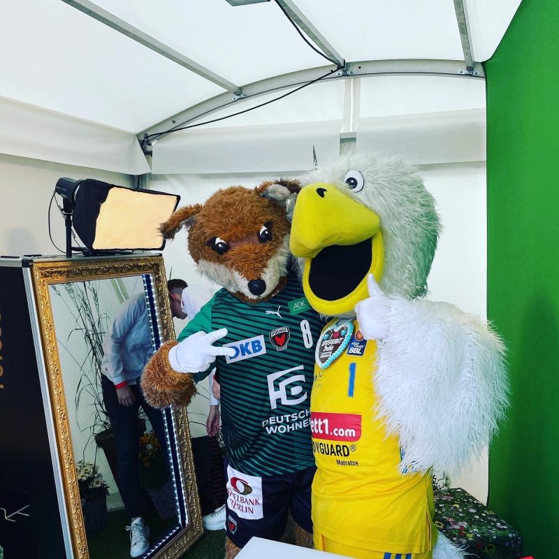 Maic Mirror im Zelt mit Greenscreen Maic Mirror im Zelt mit Greenscreen