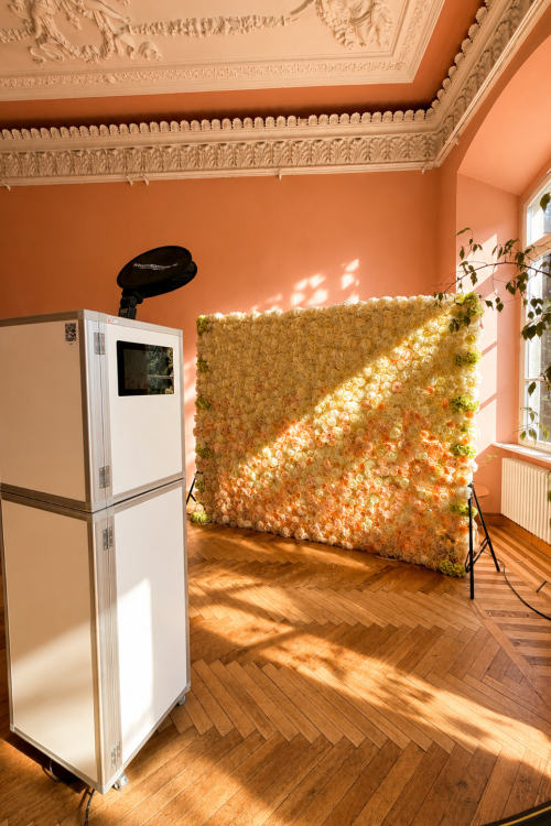 Wunderschöne Blumenwand als Fotobox-Rückwand FotoboxNB Wunderschöne Blumenwand als Fotobox Rückwand FotoboxNB