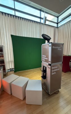 Photo booth with branding and instant printing at ITB Berlin – Your trade fair highlight